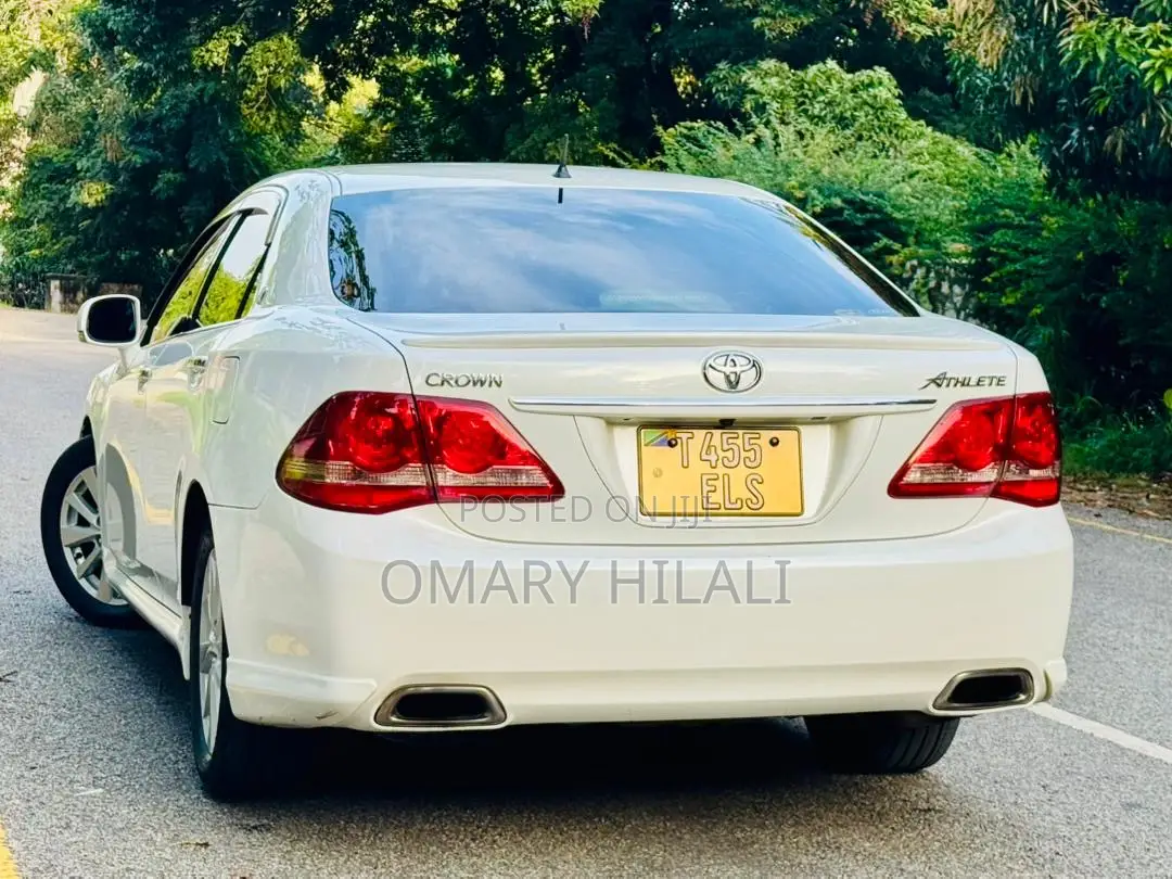 Toyota Crown 2009 White