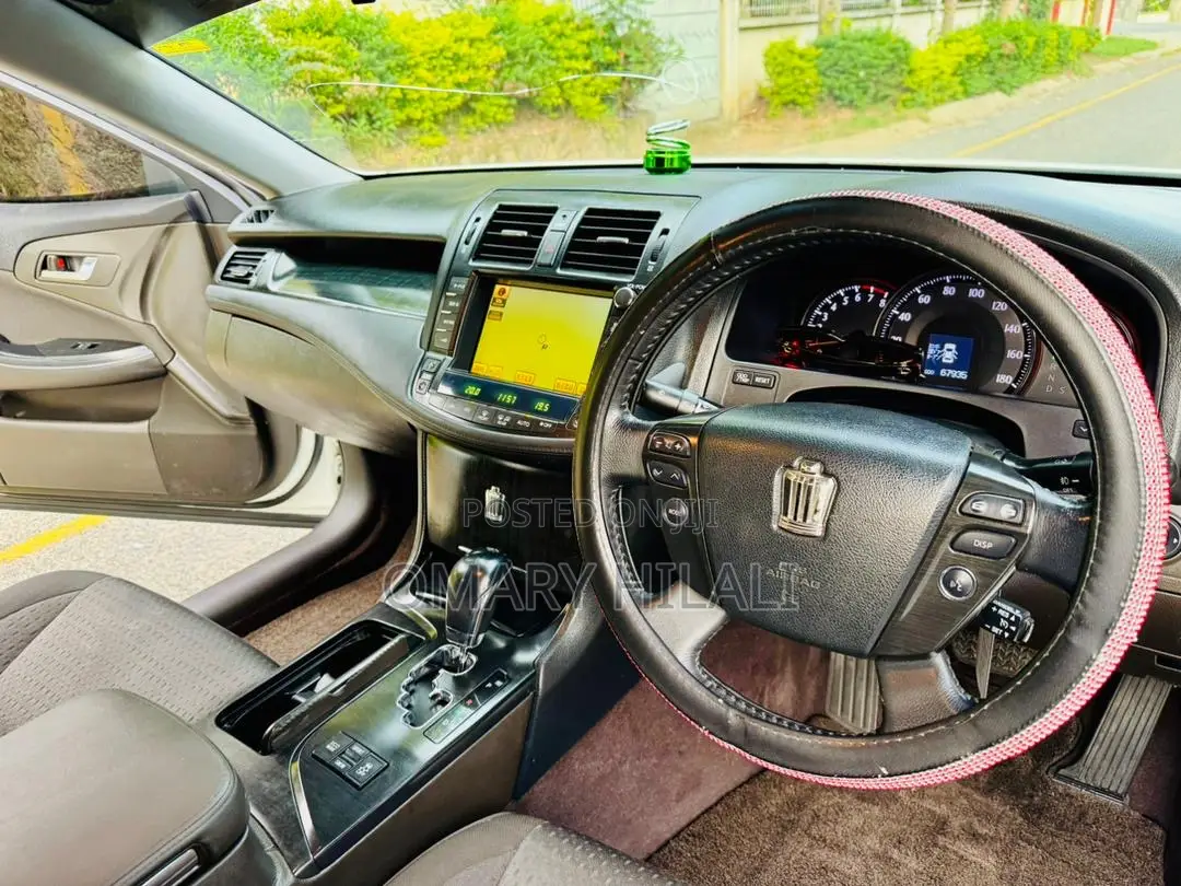 Toyota Crown 2009 White