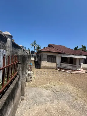 3bdrm House in Mbezibeach for sale