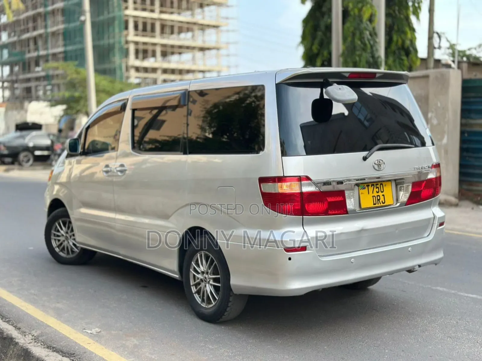 Toyota Alphard 2.4 Petrol FWD 2004 Silver