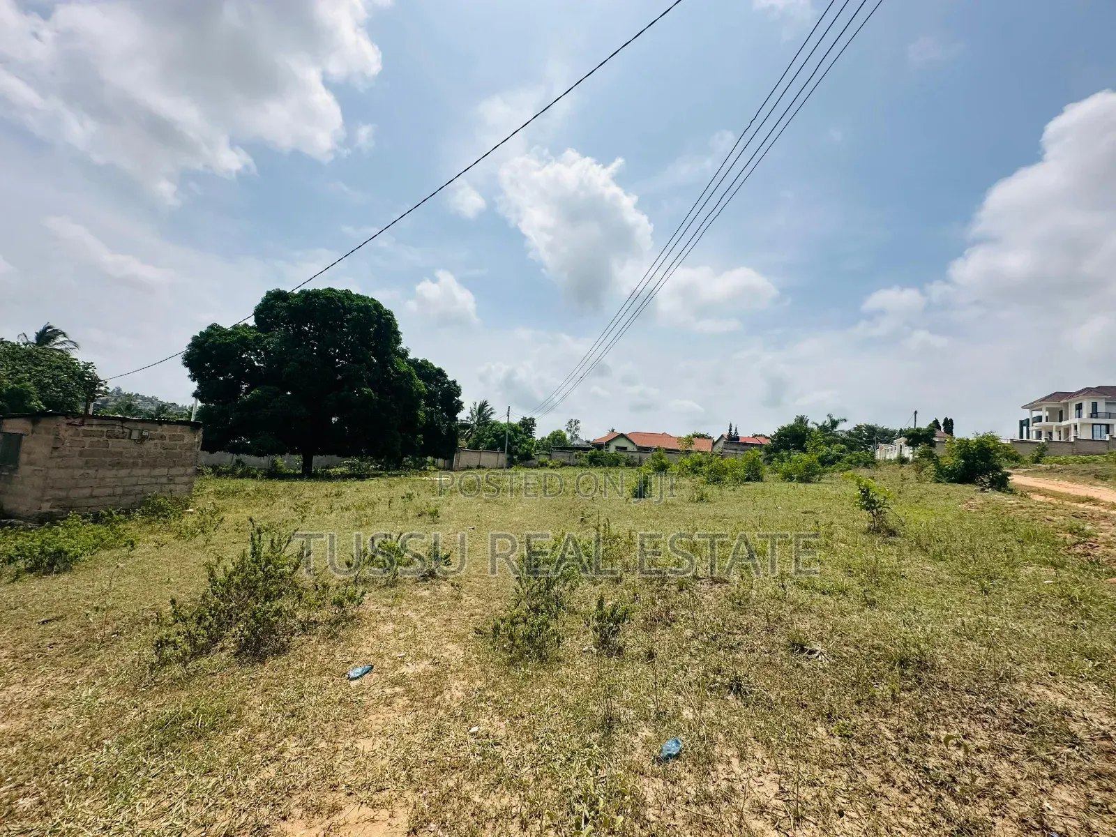 Plot for Sale in Sala Sala