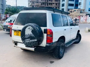 Nissan Patrol 2004 White