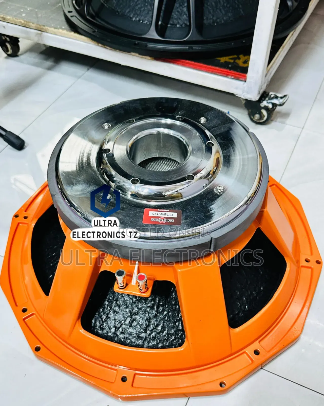 Powerful Ndonga Base Speaker Tupu Inch 18 
• 3000wats