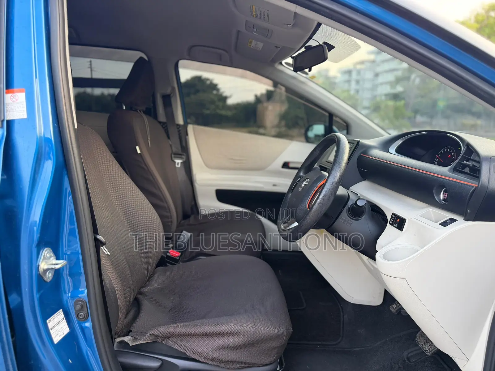 Toyota Sienta 2015 Blue