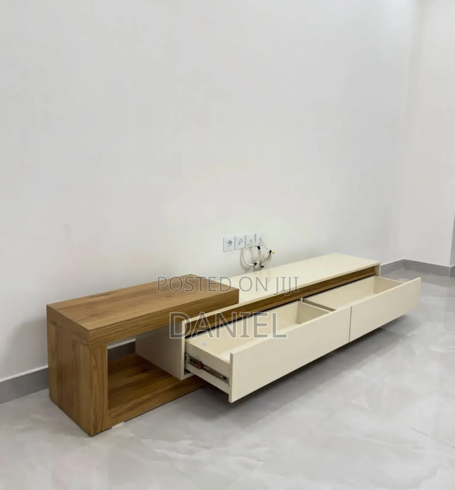 Tv Showcase Ya Kisasa Multi Colored