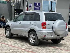Toyota RAV4 Base FWD 2001 Silver