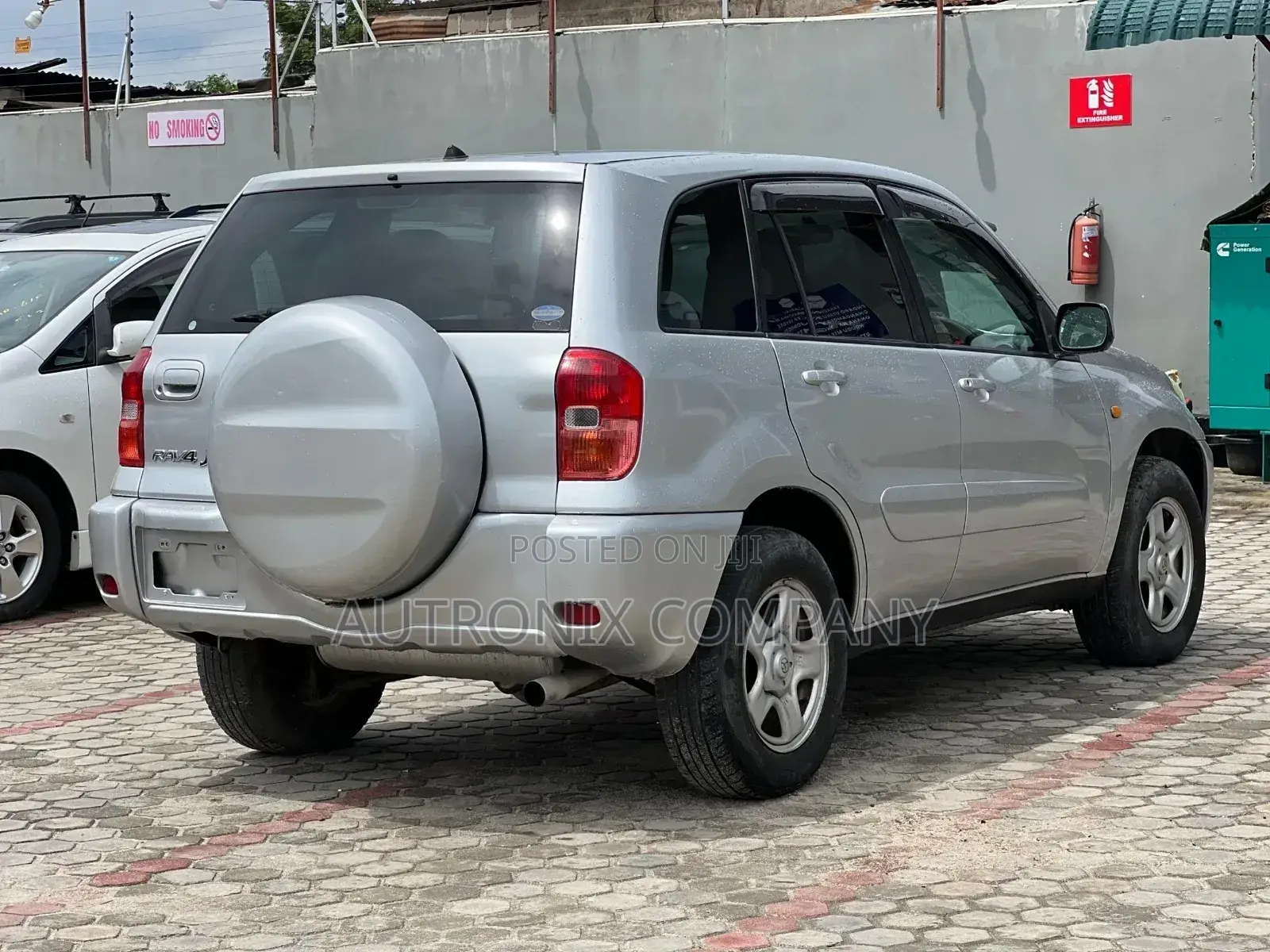 Toyota RAV4 Base FWD 2001 Silver