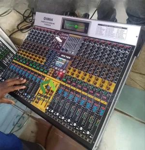Yamaha Professional Powerful Pre Mixer 18 Channel Mixer Kavu
