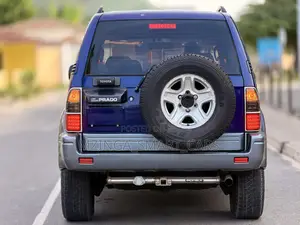 Toyota Land Cruiser Prado 2005 Blue