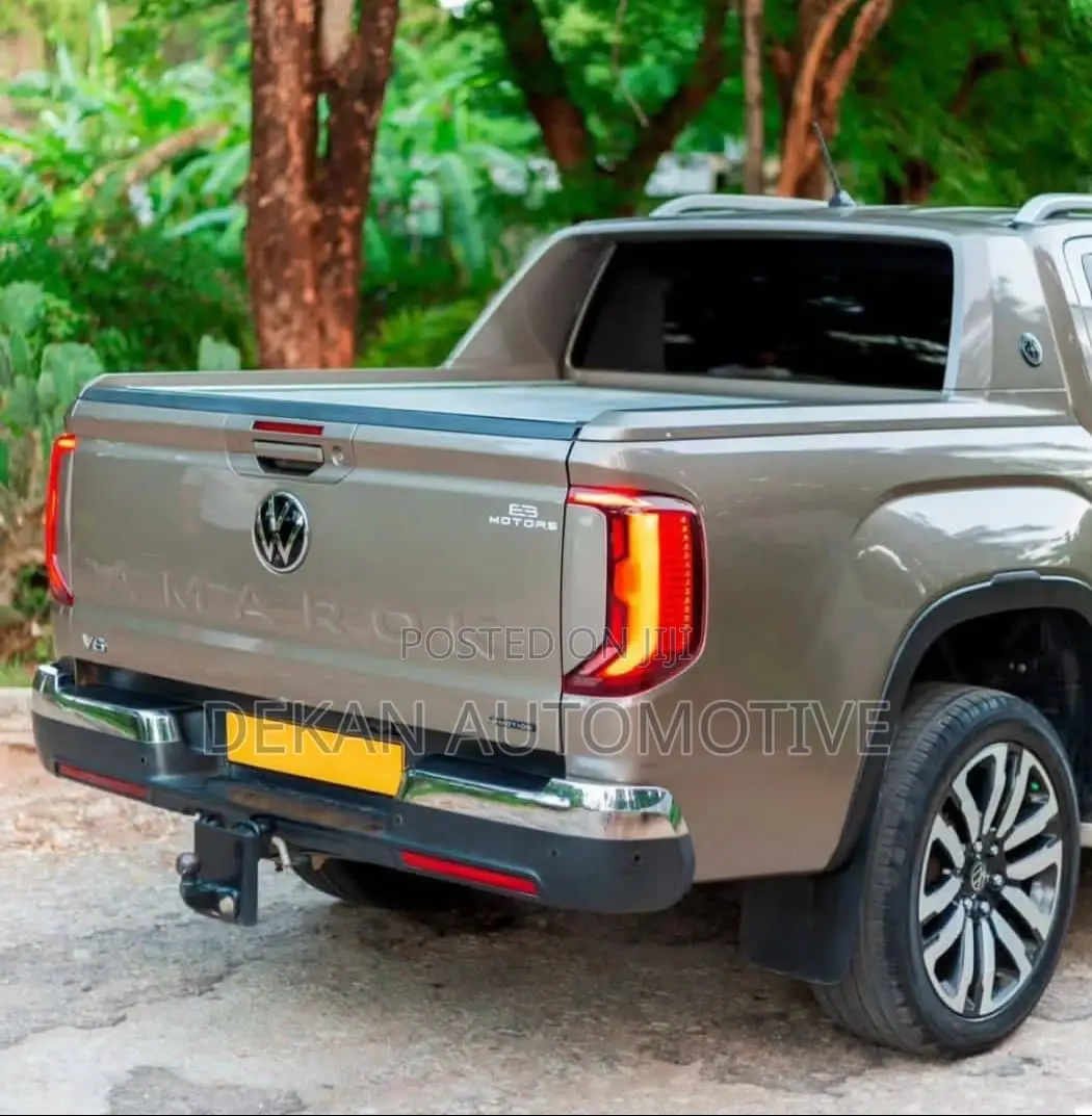 Volkswagen Amarok 2023 Gray