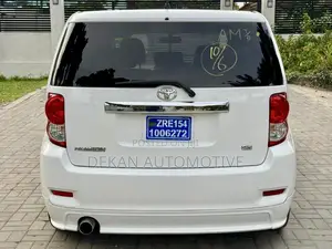 Toyota Corolla Rumion Hatchback 1.5 FWD 2009 White