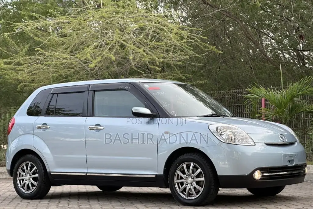 Mazda Verisa 2009 Blue