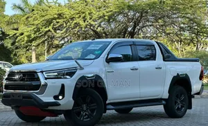 Toyota Hilux 2020 White
