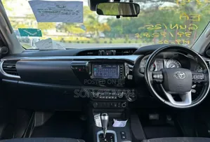 Toyota Hilux 2020 White