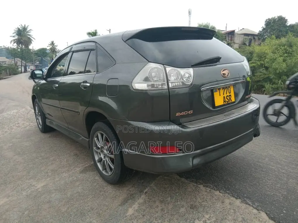 Toyota Harrier 2006 Gray