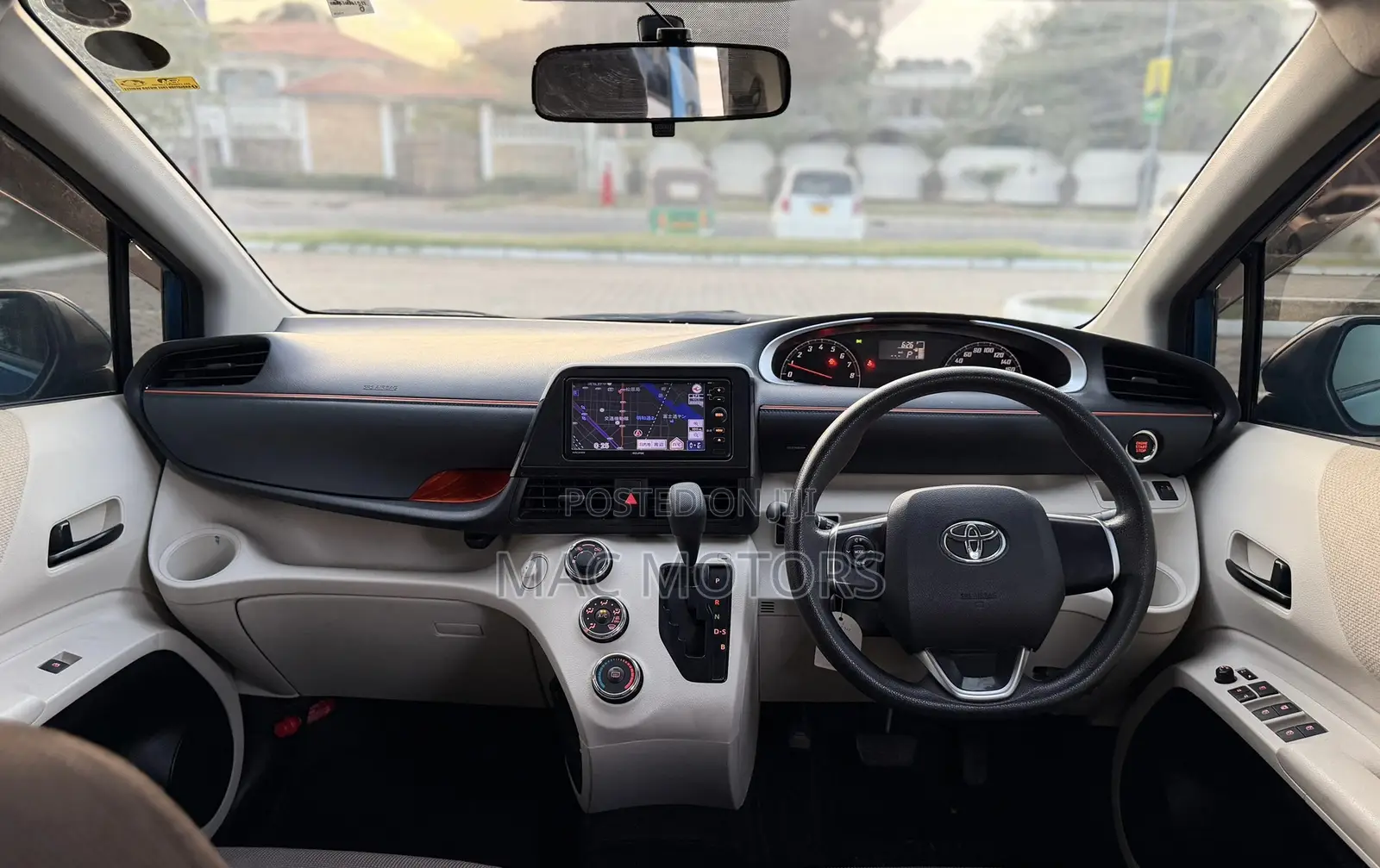 Toyota Sienta 1.5 FWD 2015 Blue
