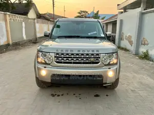 Land Rover Discovery 2010 Gold