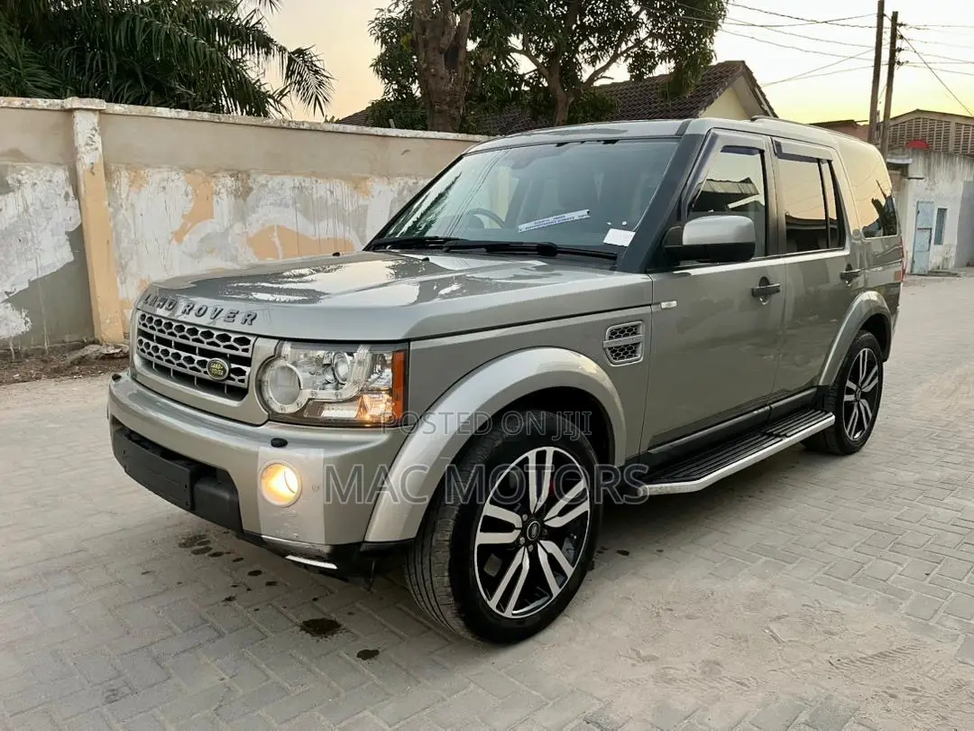 Land Rover Discovery 2010 Gold