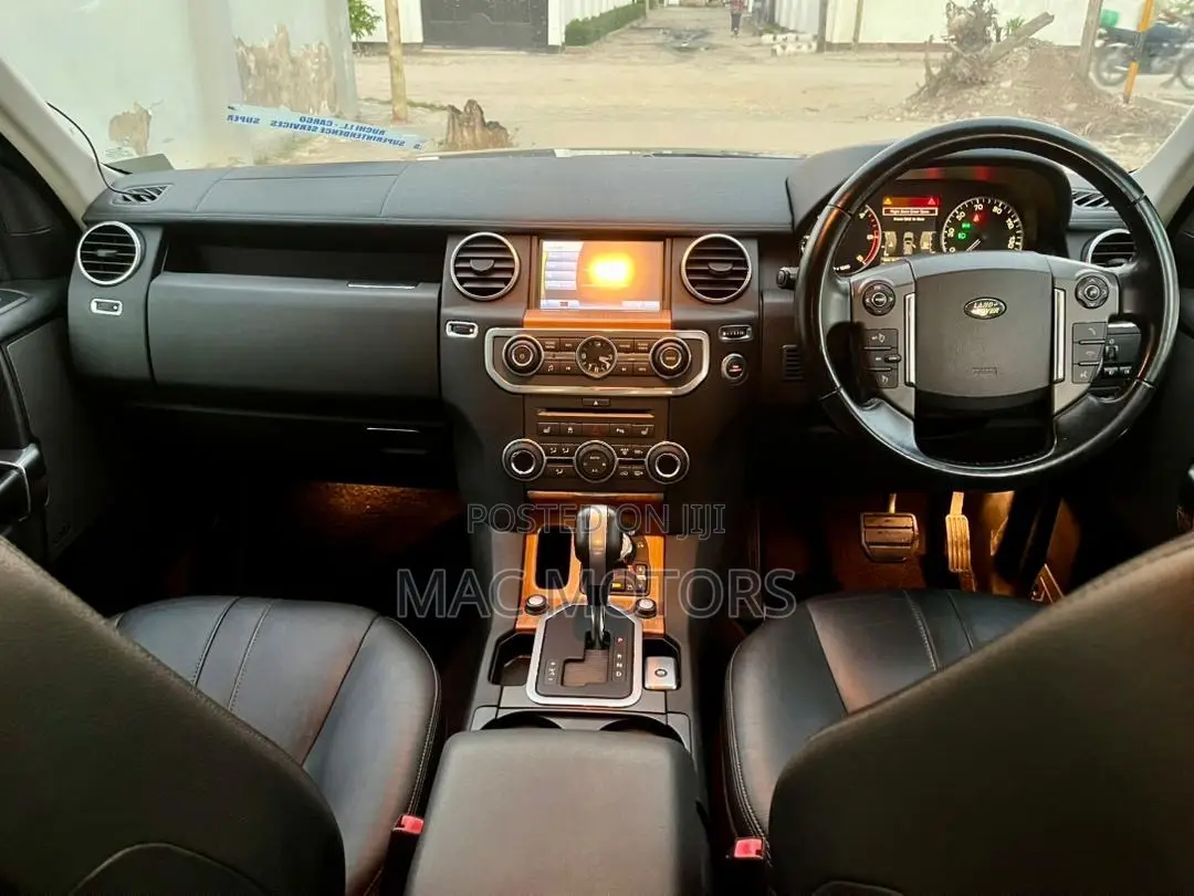 Land Rover Discovery 2010 Gold