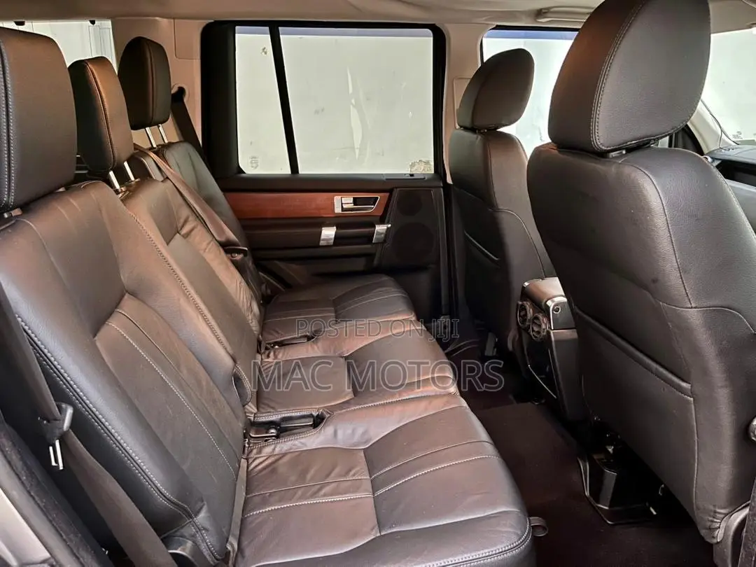 Land Rover Discovery 2010 Gold