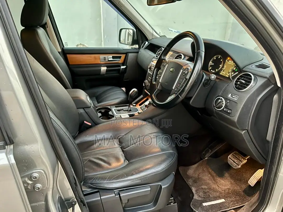 Land Rover Discovery 2010 Gold