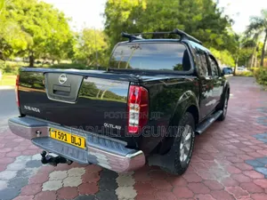 Nissan Navara 2007 Black