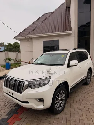 Toyota Land Cruiser Prado 2018 White