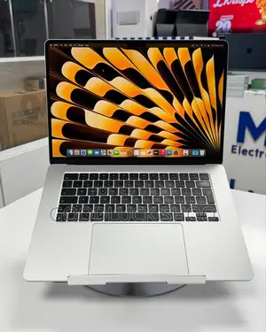 New Laptop Apple MacBook Air 2024 M3 15-Inch 8GB Apple M3 SSD 512GB