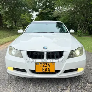 BMW 3 Series 320i RWD 2008 White