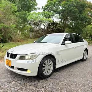 BMW 3 Series 320i RWD 2008 White