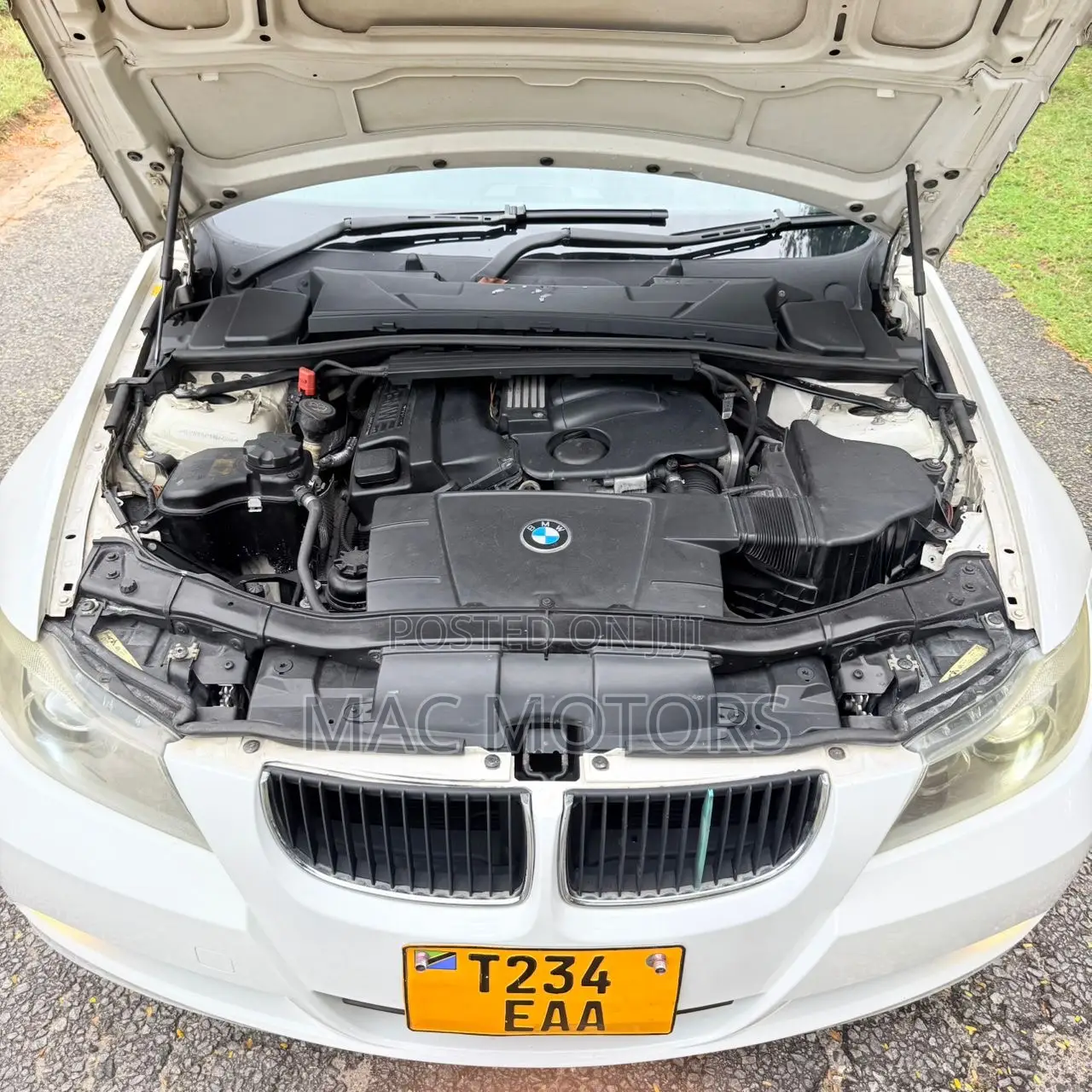 BMW 3 Series 320i RWD 2008 White
