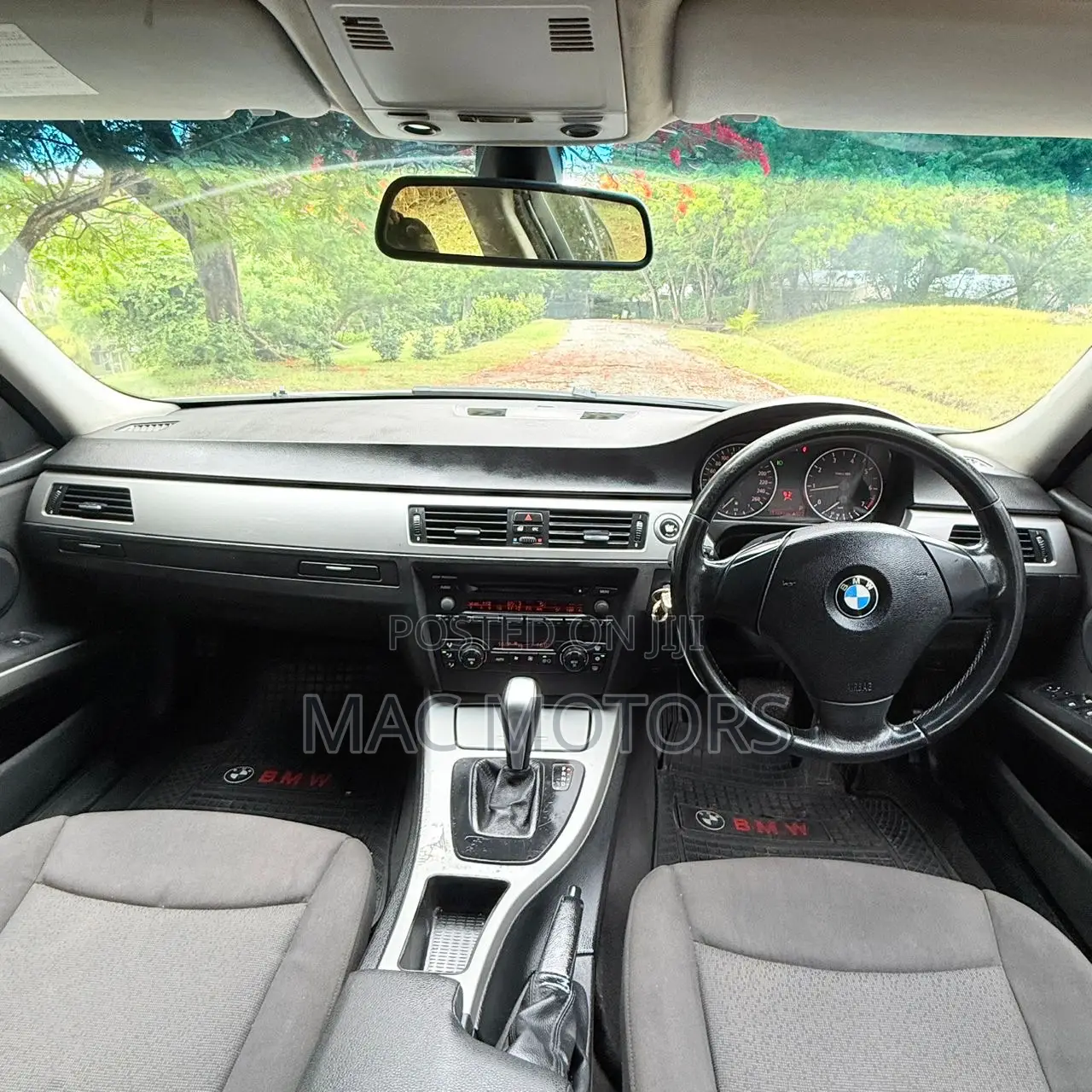 BMW 3 Series 320i RWD 2008 White