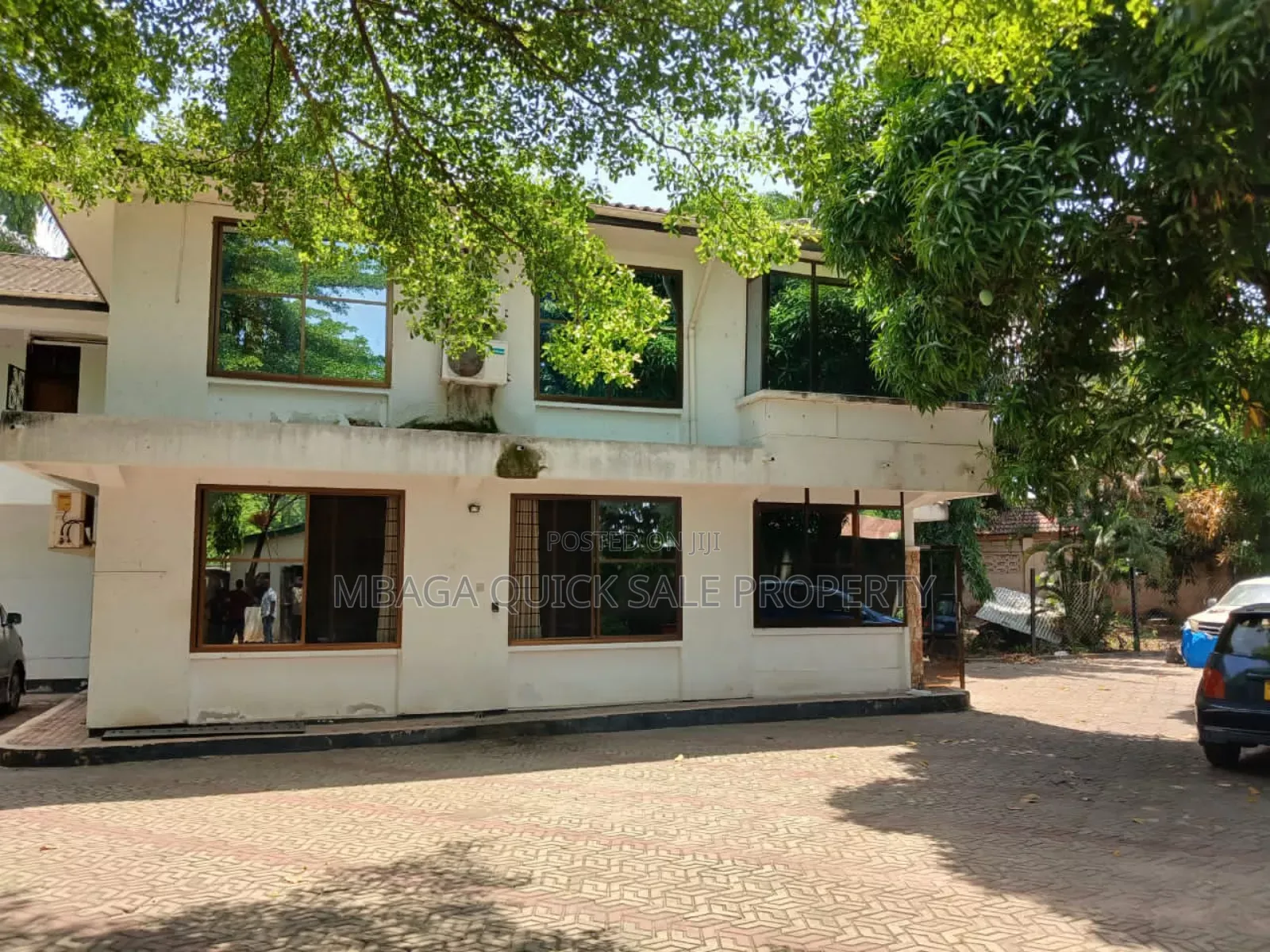 9bdrm House in Mikocheni for sale