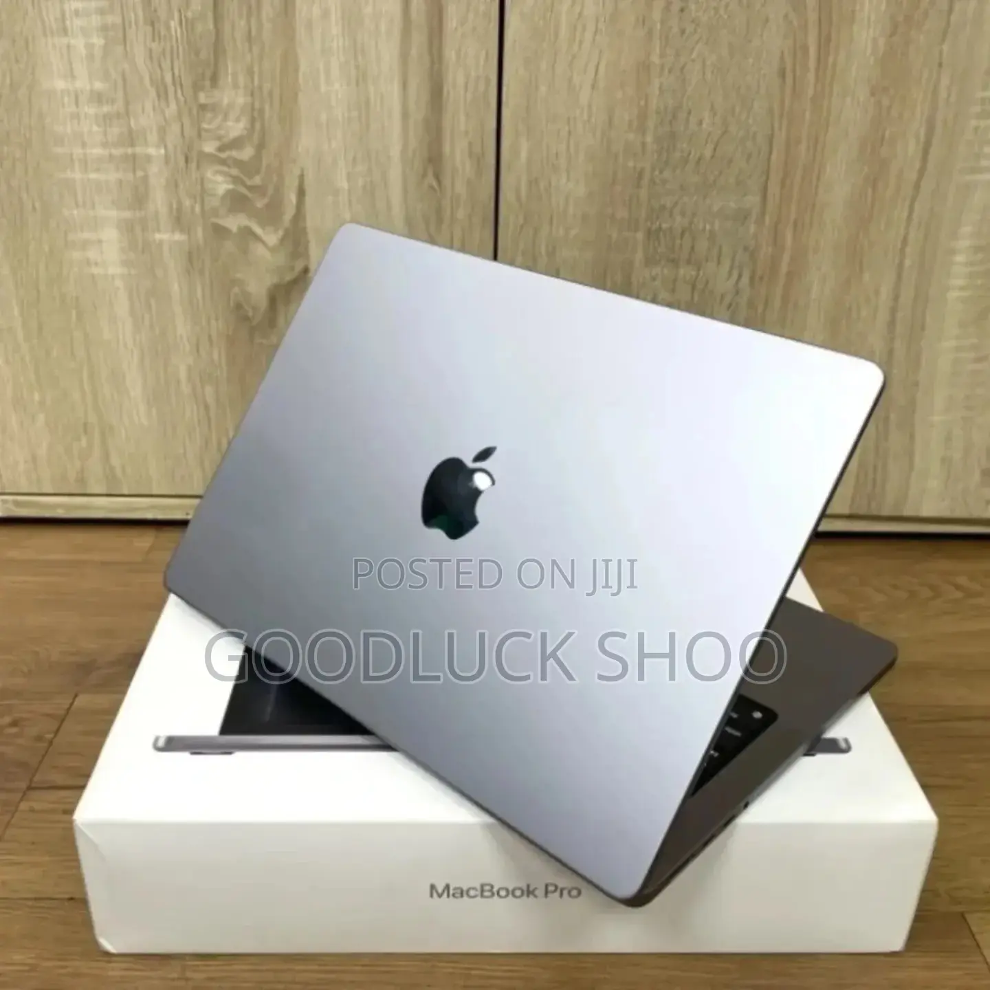 New Laptop Apple MacBook Pro 2023 M3 14-Inch 8GB Apple M3 SSD 512GB