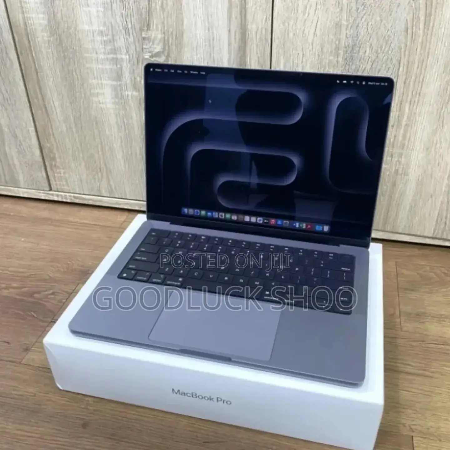 New Laptop Apple MacBook Pro 2023 M3 14-Inch 8GB Apple M3 SSD 512GB