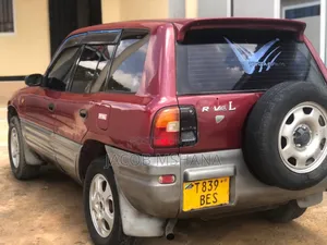 Toyota RAV4 1999 Maroon