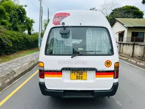 Toyota HiAce 2002 White