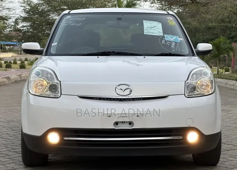 Mazda Verisa 2009 White
