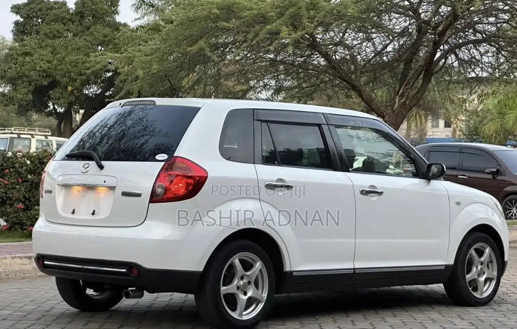 Mazda Verisa 2009 White