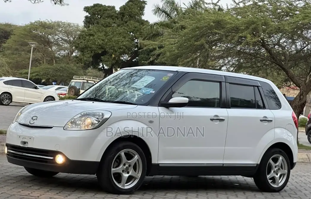 Mazda Verisa 2009 White