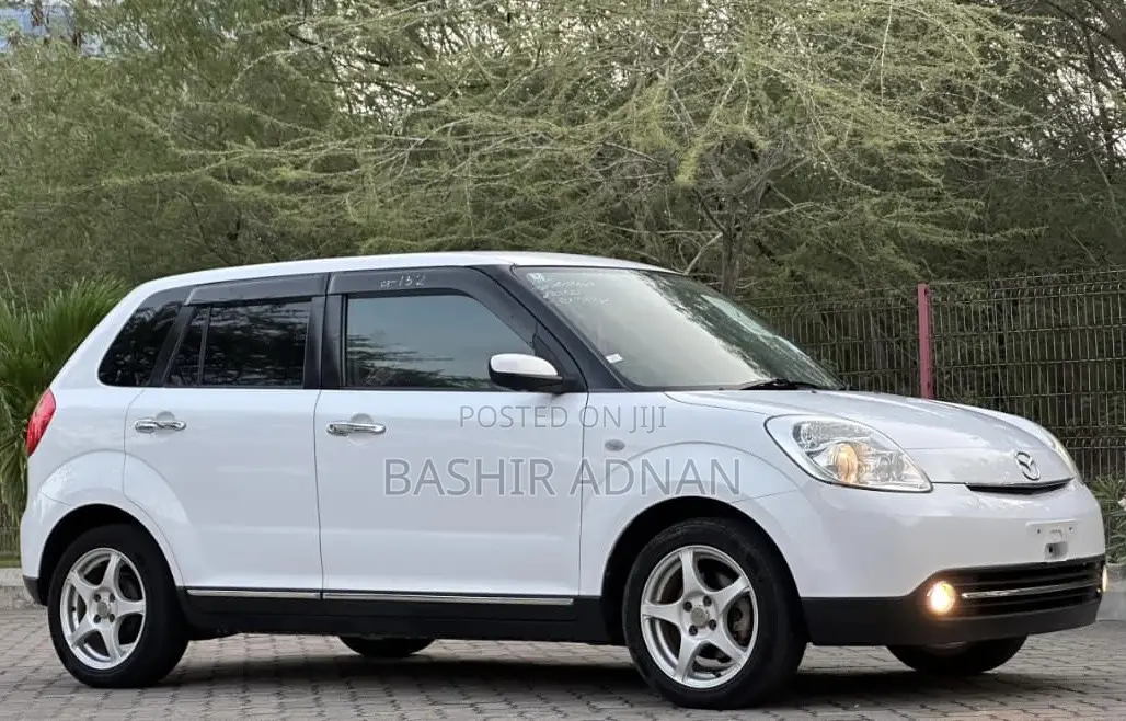 Mazda Verisa 2009 White