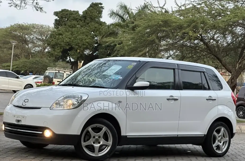 Mazda Verisa 2009 White