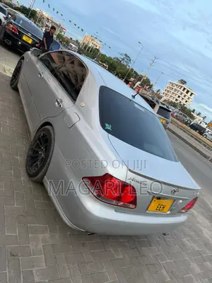 Toyota Crown 2006 Silver