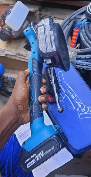 Dong Ding Cordless Tiles Installer