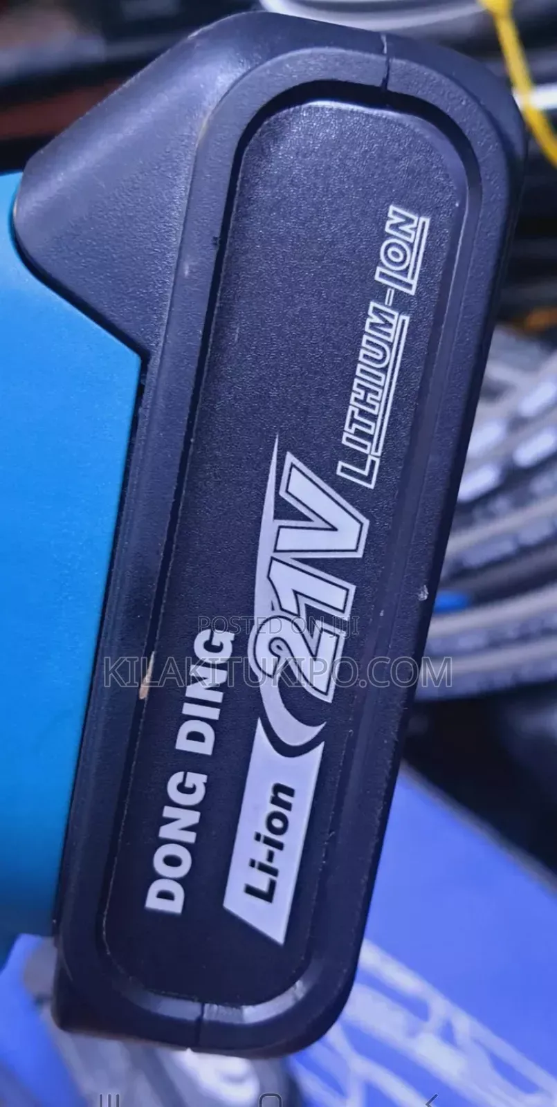 Dong Ding Cordless Tiles Installer