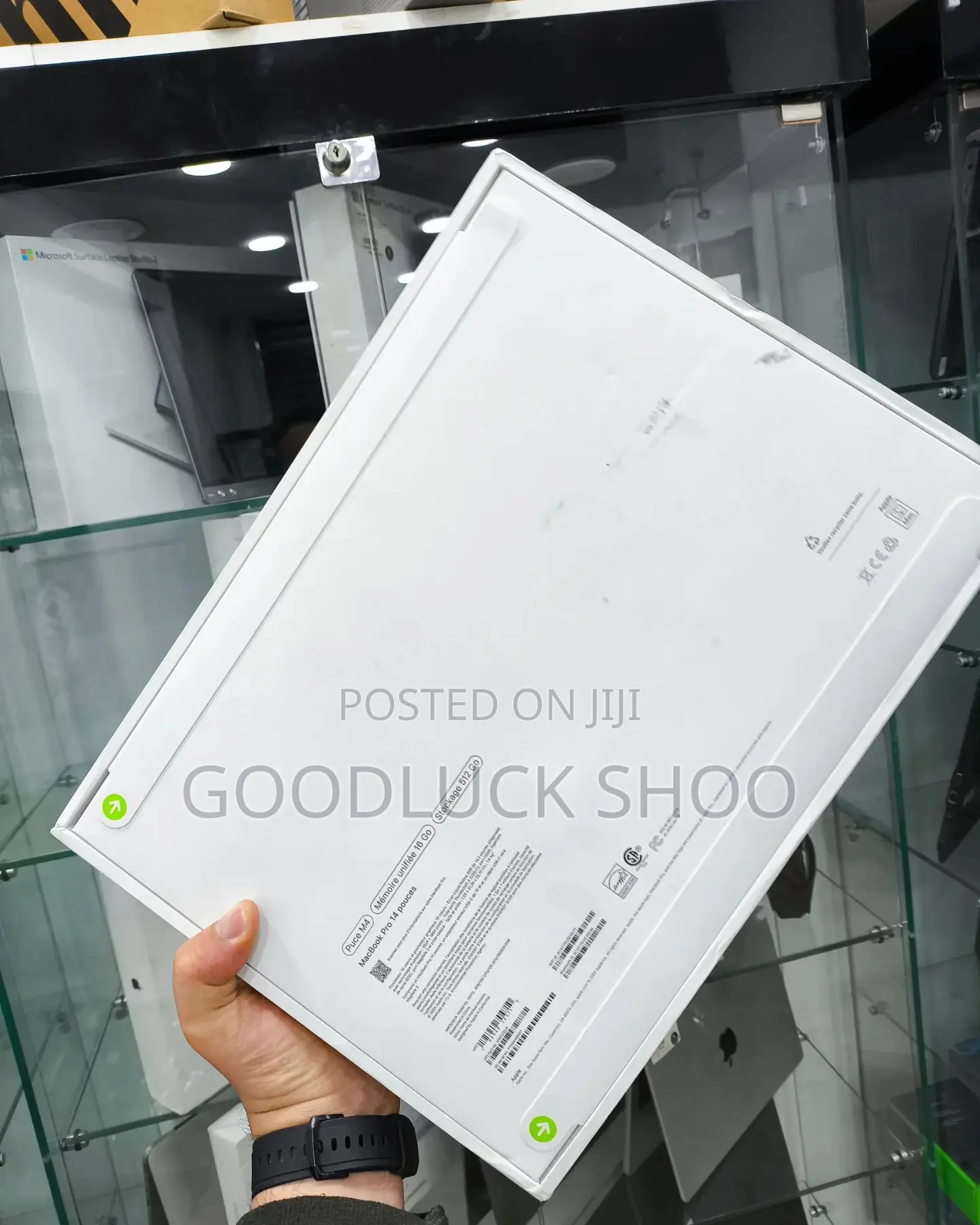 New Laptop Apple MacBook Pro 2024 M4 14-Inch 16GB Apple M4 SSD 512GB
