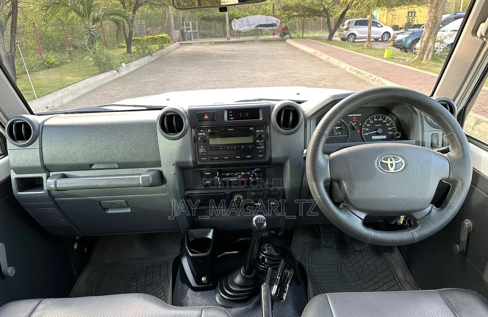 Toyota Land Cruiser 2015 White