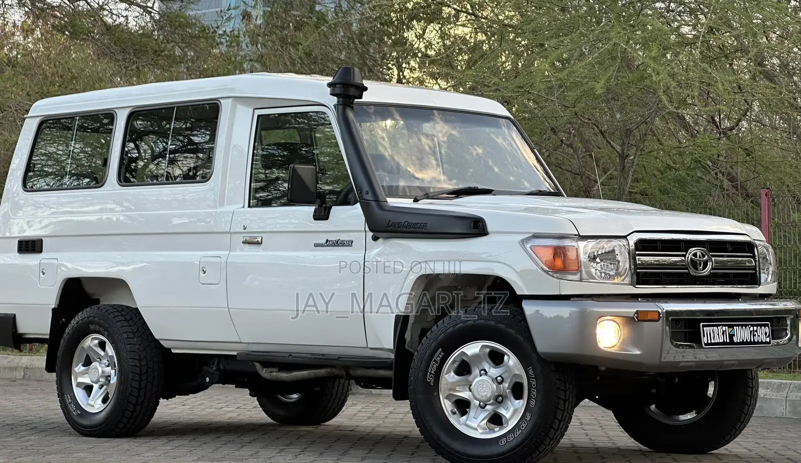 Toyota Land Cruiser 2015 White