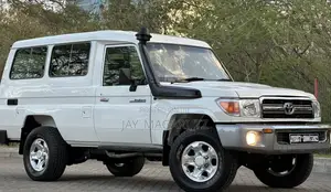 Toyota Land Cruiser 2015 White
