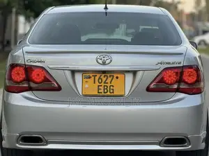 Toyota Crown 2010 Silver